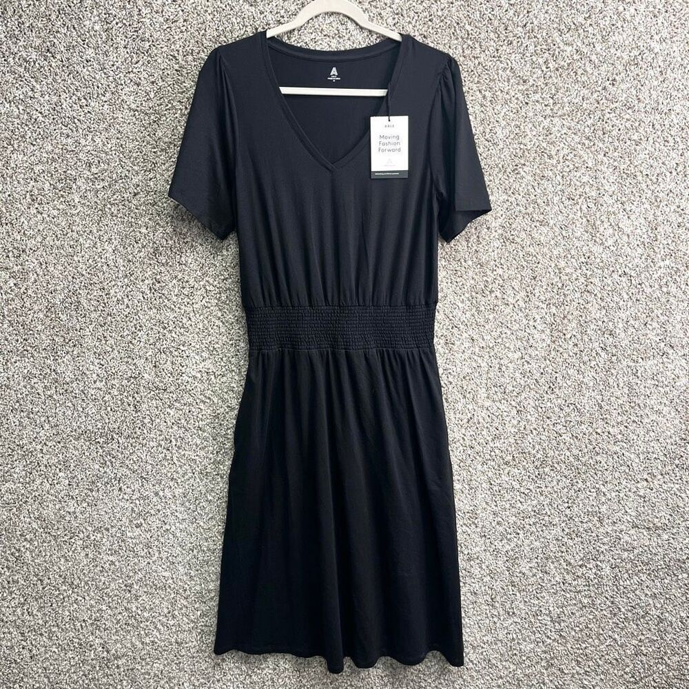 Able Dress Women’s M Sunnie‎ Black Smocked Short Sleeve V-Neck Fit and Flare NWT
